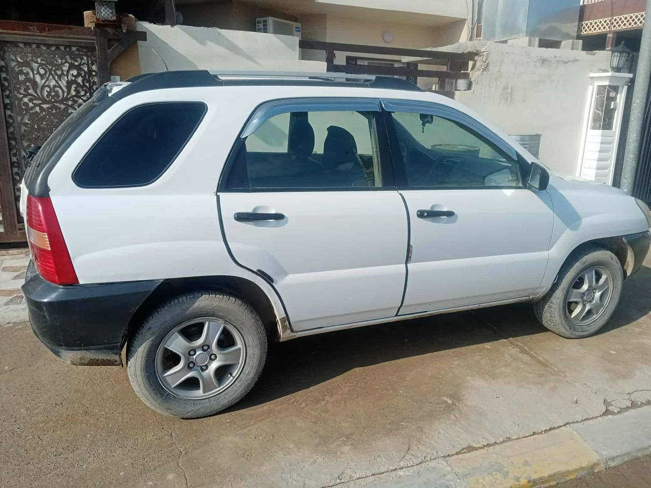 السلام عليكم
كية سبورتج 
موديل 2007
محرك ٢٠٠٠ دوش
السونار موجود مع الصور 
مكان السيارة تكريت مجمع جنة تكريت 
السعر  ٨٥ بيها مجال
للاتصال ***********
