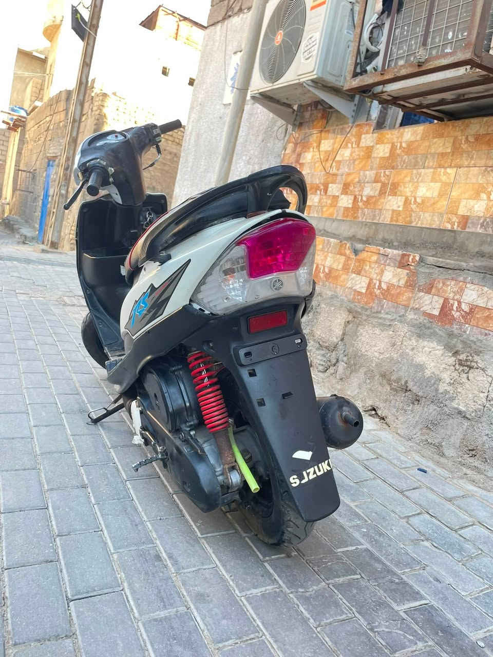 اكس عدله للبيع سعر350 بيها مجال مابيها اي ضرر فقد مكينه مفتوحهه مره وحده مكاني بصره جمهوريه ***********
