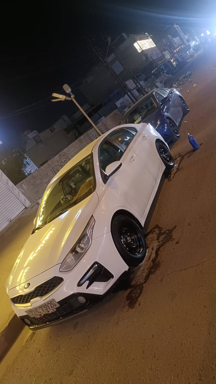 السلام عليكم فورتي 2020 حادثها بابين جايات ويها بل سونر يطلع مفتوح الباقي مكفول بيها بارد باب السايق 5 اصابع الباقي كفاله قطره صبغ مابيها مكينه كير مكفول دوشمه ارضيه وتنته وكشنات سياره جديده مكانها بغداد


**إذا كنت صاحب هذا الإعلان وتريد حذفه لأي سبب، رجاءا أرسل رسالة إلى الدعم الفني**