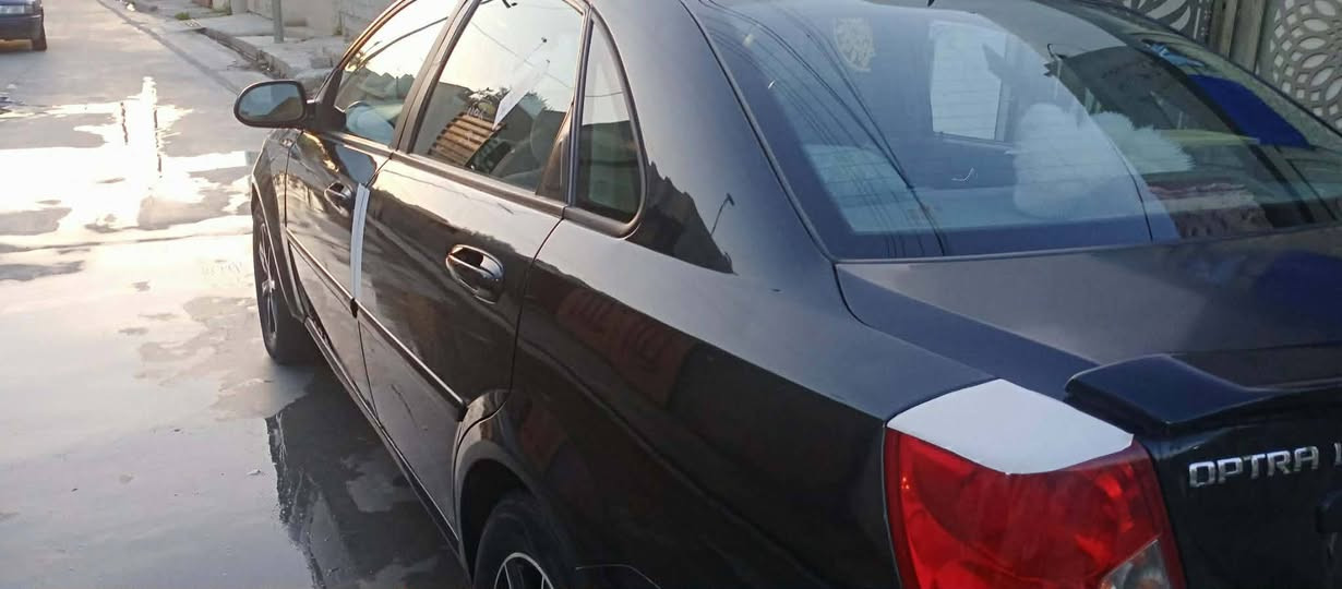 سيارة اوبترى موديل 2009رقم سليمانية دولي جديد سنوية لغاية 27شرط التحويل بيها بطاقة بانزين كير اوتماتيك محرك بالشرط لا صرف ولا بخار الظرر البيها تبديل جامرلغ مع البونيد +تعديل الباب السكن الخلفي عالبارد داخلها جديد صدر جديد تايرات جديدة وكهربائيات كلها شغالة تدفئة وتبريد شغال يعني السيارة جاهزة مجهزة المكان كركوك منطقة حي النصر السعر 65ورقة وبيها مجال. ملاحظة اني مكلف بالنشر ومخول بالبيع ومن يتم البيع اخذ دلالية بسيطة من الطرفين للاستفسار الاتصال على الرقم ***********
