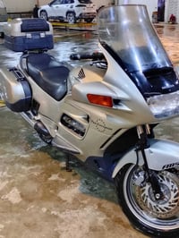 دراجة هوندا 1100 ST التواصل 07715153134