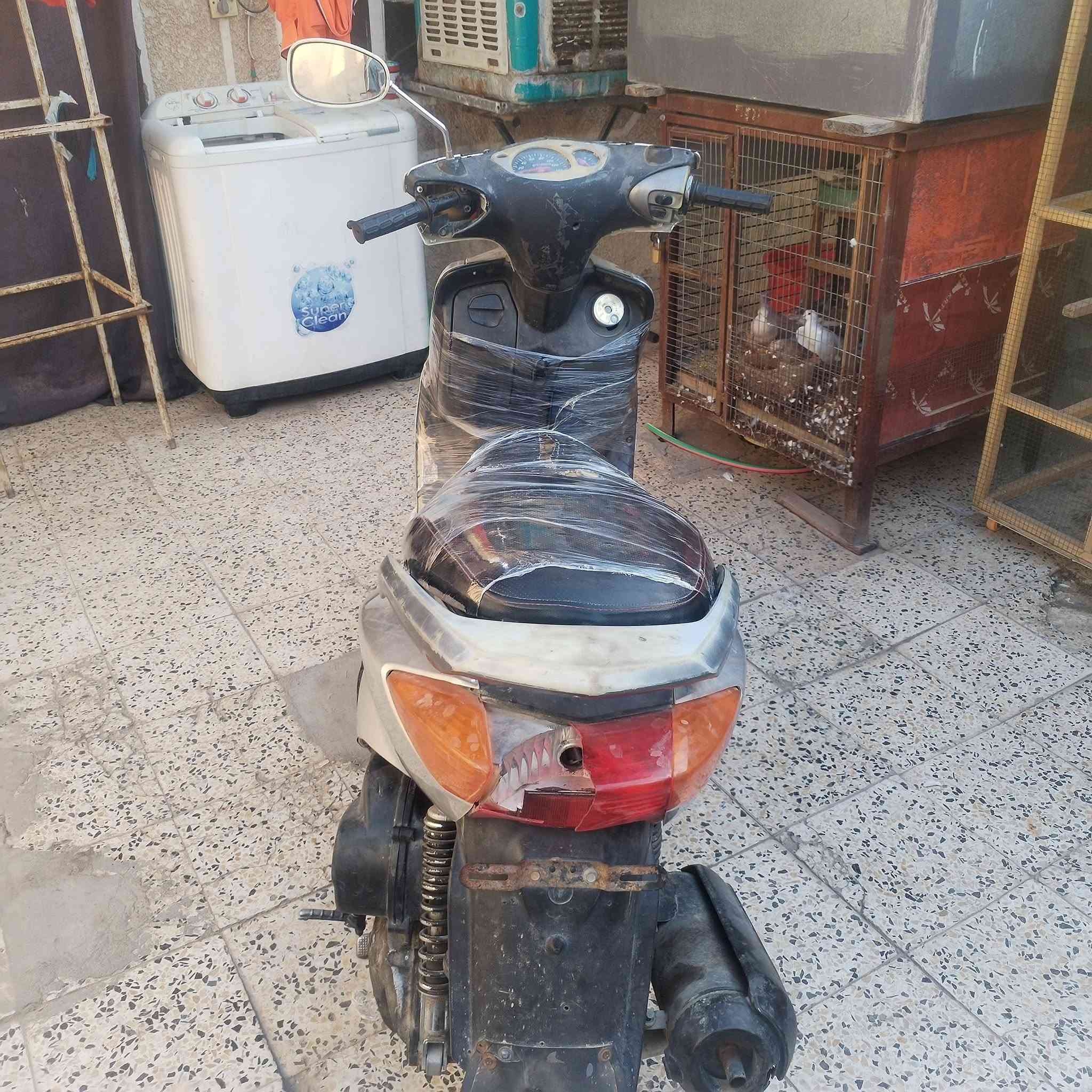 السلام عليكم سكنس نثيه للبيع سرعتهه 140 دراجه شغاله بس نقصهه البراغي مال الهندر مسحوكات يرادلهن تبديل واليده مال البانزين هم يرادلهه تبديل بس دراجه شغاله سعر 250 بيهه مجال


**إذا كنت صاحب هذا الإعلان وتريد حذفه لأي سبب، رجاءا أرسل رسالة إلى الدعم الفني**