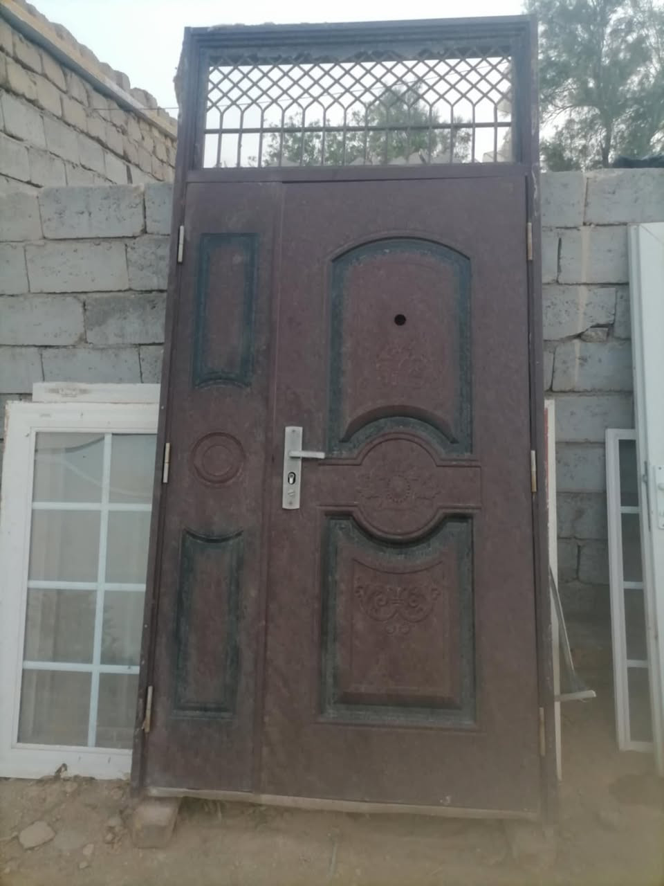 باب تركي للبيع ب150 نضيف ***********
