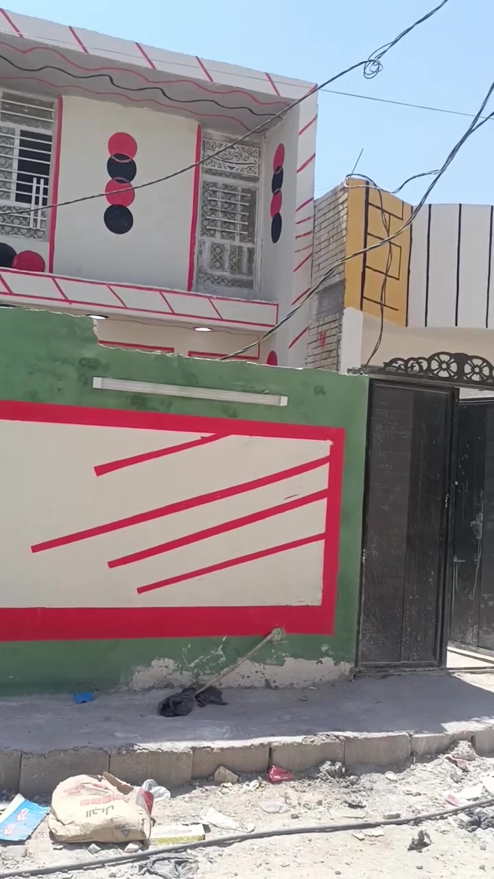 بيت للبيع طابق ونص بغداد حي دجله قرب الصيدليه خلف معارض مال حي لنصر خدمات موجوده مساحه 120 طابو زراعي سند25 بنيان طابوق***********
