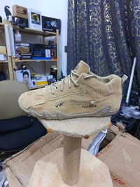 احذية • ٧ قطع • قياسات مختلفة