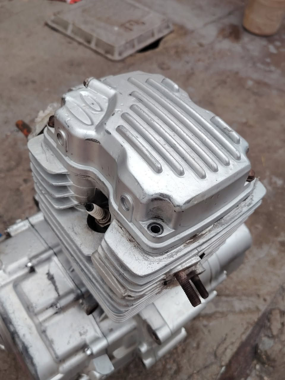 سلام عليكم  اقره قبل لاتعلق محرك 22 ابلادي  شرط تشغيل من اول هندر وصبح محرك مثل ماوضح بالصور اكبالك نقصه برغي مال قبق باس ماكو نضيح ونقصه اكلجات لئن اكلجاته تعبانه غير شي يرجع المحرك  السعر 100 الف قابل للتفاوض مكان بابل مجسر طريق حله نجف


**إذا كنت صاحب هذا الإعلان وتريد حذفه لأي سبب، رجاءا أرسل رسالة إلى الدعم الفني**