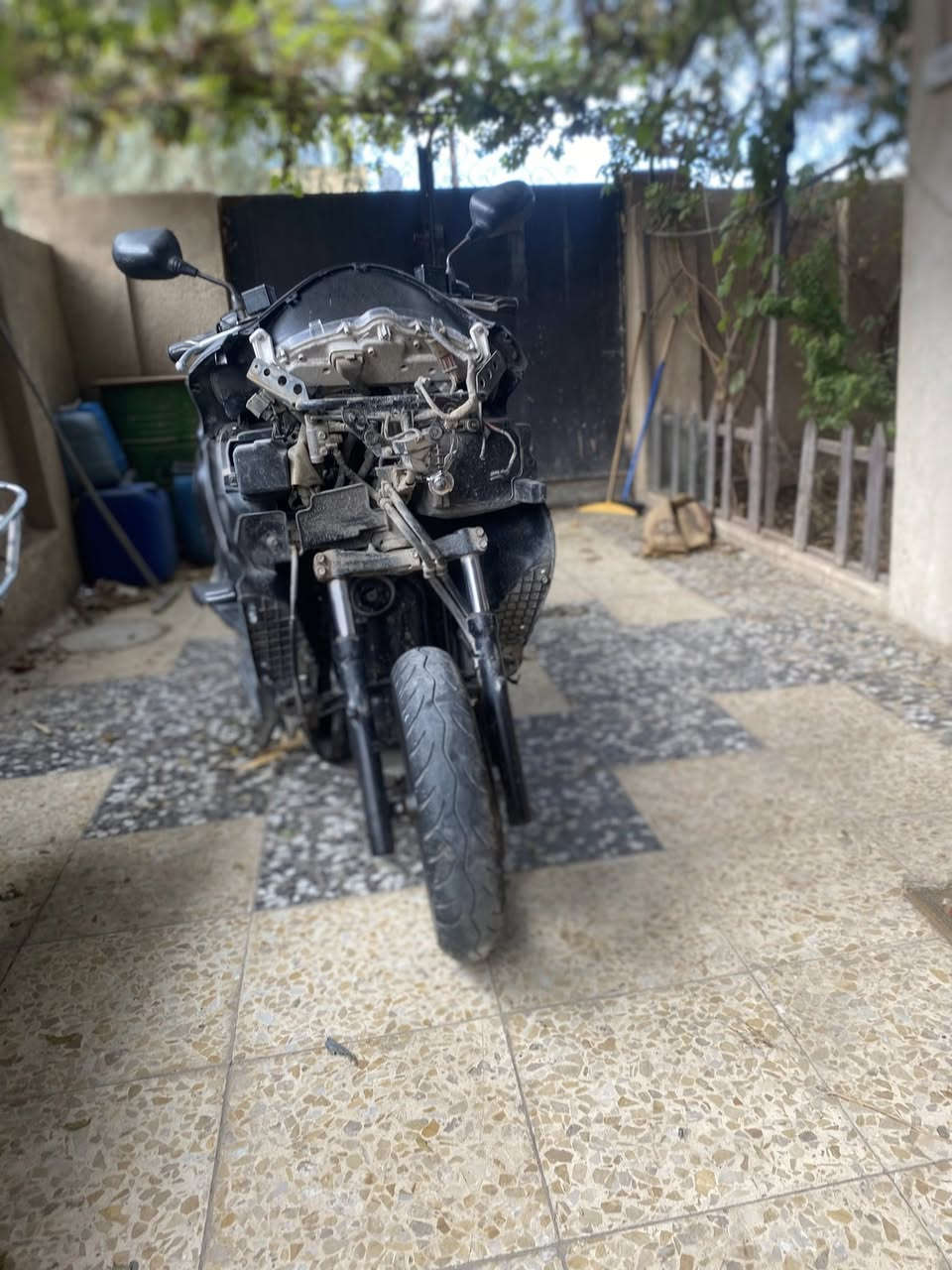 السلام عليكم فورزه 08 بصمه 2016 كهربائيات كلها شغال محرك نضيف اوراق بيها مراوس ب ايراني  او بيع السعر خاص مكان الحسينيه ***********
