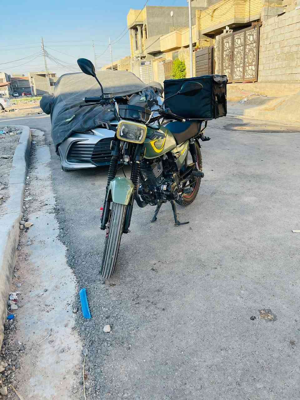 السلام عليكم سونك ماكس موديل 24كدام عينك دراجه كفاله محرك بلزكاته بعده ما مشتغله دليفري (لعد ليش حاط صندوق ):للمسواك مخلي 
دراجه كله شغاله نقص بك لايت 
مكاني محموديه ناحية الرشيد 
شراي اتصل 
***********
