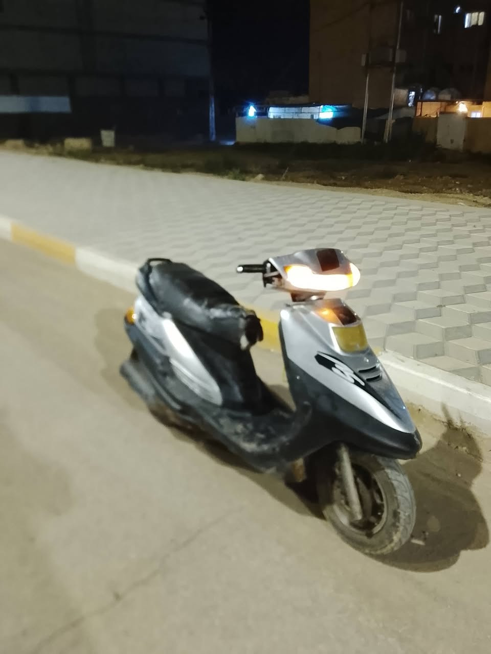 سلام عليكم دراجه فراشه البيع محرك ناعم صوته حلو كفرات جديده تخم تاير جديد نقصه باتري كهربائي شغاله مكاني بعقوبة التحرير سعر 300 بيه مجل قليل //***********
