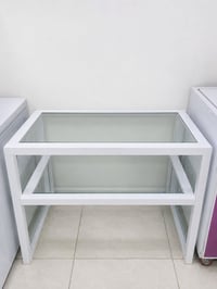 طاولة عرض • نظيفة • منزلية وتجارية