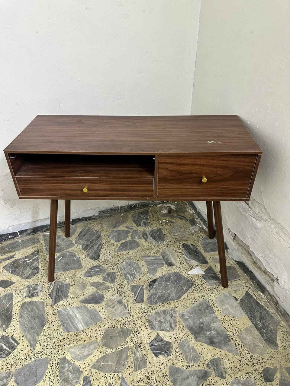 .
ميز للبيع 
صوبه زيتيه 
ثنينهم نضاف وصوبه تشتغل مابيه اي عطل 
مكان حي قاهرهم 
ثنينهم 60 الف


**إذا كنت صاحب هذا الإعلان وتريد حذفه لأي سبب، رجاءا أرسل رسالة إلى الدعم الفني**