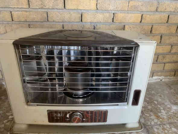 السلام عليكم عندي هاي الصوبة العشتار باب اول مستعملة مرتين السعر ١٥٠ الف العنوان بغداد حي الجامعة ***********
