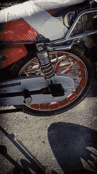 سلام عليكم دراجه للبيع موديل 2025محرك كبس شرط غير الدبلات طاكه سعر 650بي مجال او مراوس 4كير تايكر او سافين رقم***********
