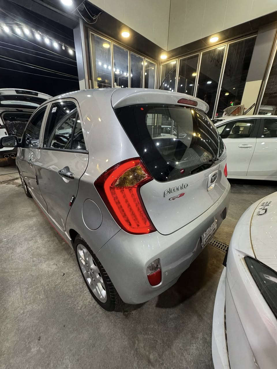 بيكانتو 2015
فول واحد على واحد
السعر 88$
صبغ حزام
📍 الموقع: بغداد – الكريعات – معرض أسد بغداد

🔄 الخدمات:
بيع ✅ | شراء ✅ | مراوس ✅

📞 للاستفسار:
📱 *********** – علي

📱 *********** – عبدالله

🚘 #أسد_بغداد
