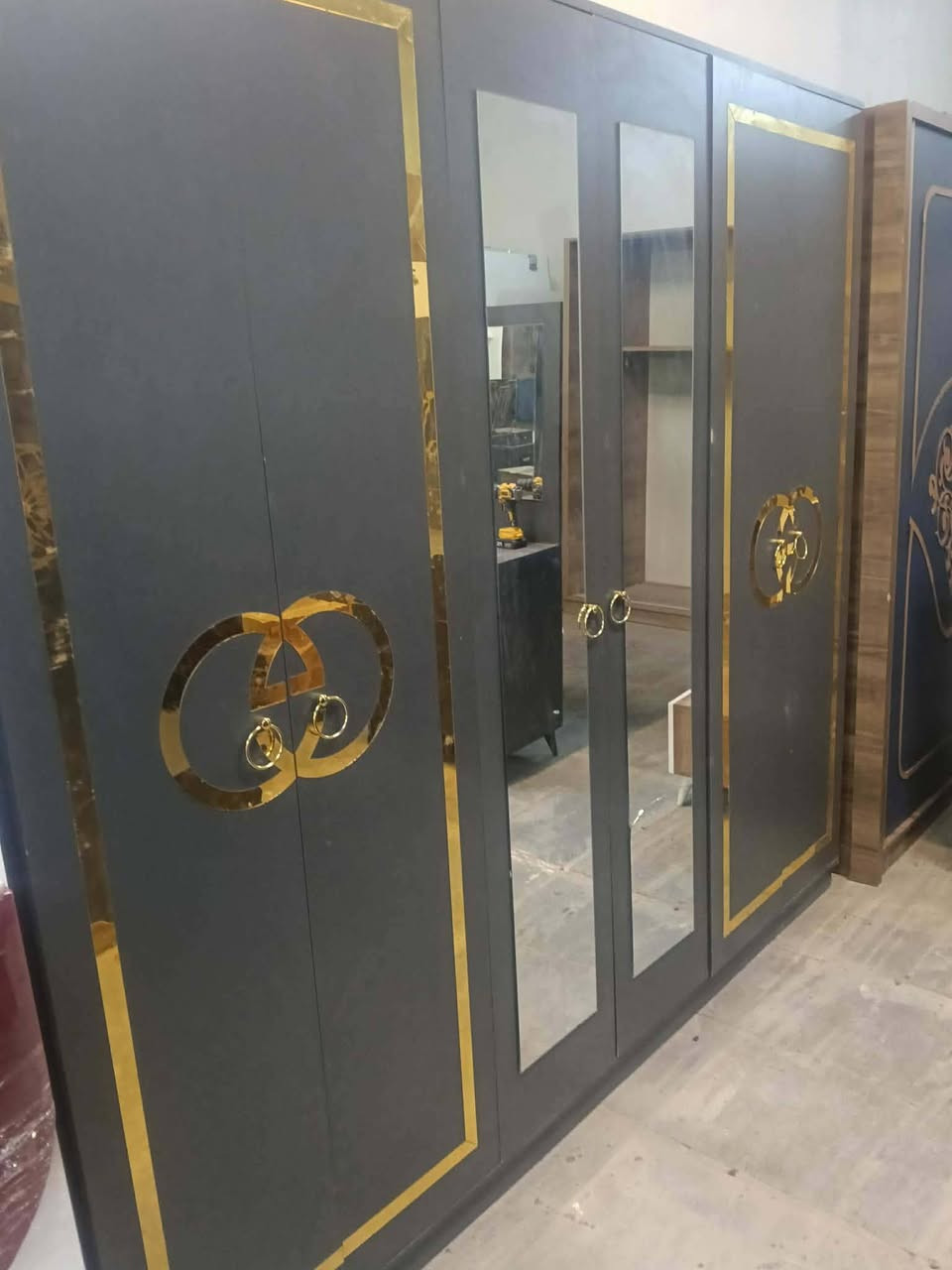 غرفه تركي ابؤاب.نظيفه جدا شخطه ما بيها السعر450مع شد ونقل الحجز واتس***********
