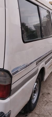 مازدا ٢٠٠٧جاهزه بفظل الله من كلشي مراوس ترهم معه الفرق رقم دولي بسمي ٠...