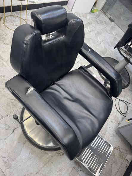 3 كراسي شبح للبيع العنوان ديالى بعقوبة الجديدة شارع الطابو نظيفات و مرتبات فقط جك الظهر ميشتغل 
للاستفسار ☎️***********
