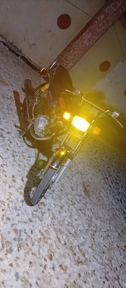 دراجه نامه مديل 2023 كلك بليته ورقم شاصي موجودات بيها  سعر 450 مكاني حله عنانه ***********
