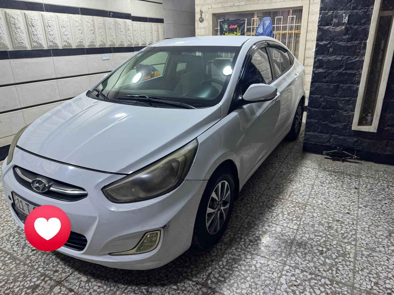 السلام عليكم 
للبيع اكسنت 2016 خليجي محرك 1400
بيها اربع قطع صبغ 
ماشيه 200 الف 
سعر السياره 82 
***********
