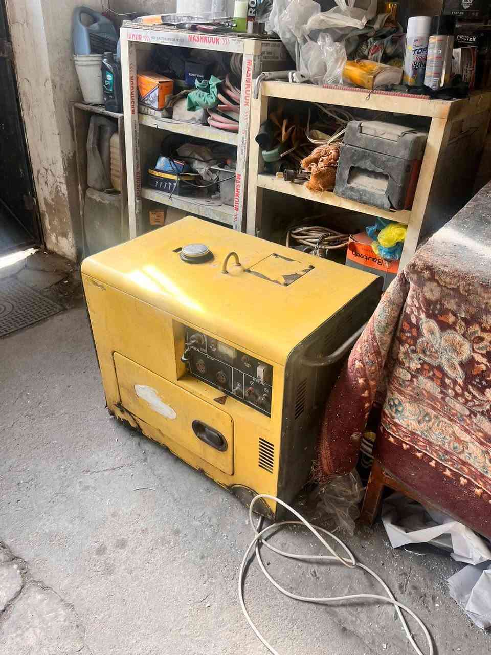 السلام عليك مولده للبيع عنوانهه بغداد حي القاهره *********** مولده شغاله شرط فحص جيب  باتري وياك وعل تشغيل
