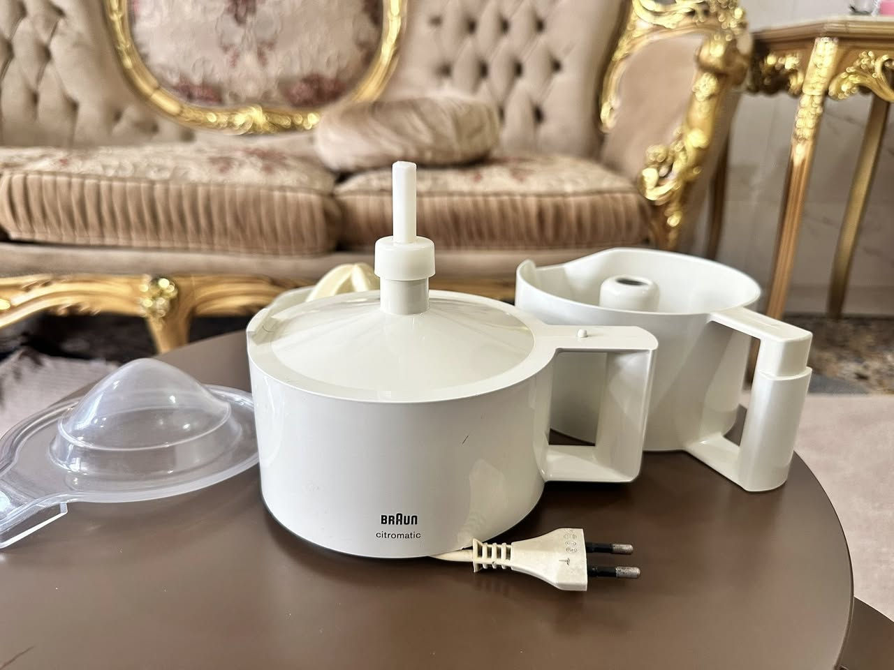 معصارة برتقال ❤️BRAUN ❤️ (براون) اسباني انتاج الثمانينات استيراد المنشأة العامة العراقية  بحالة ممتازة ونضافة عالية جداا وكما واضح بالصور
للاستفسار  مراسلة الصفحة✉️
للاتصال راسل الصفحة وسيضهر الرقم📞📞


**إذا كنت صاحب هذا الإعلان وتريد حذفه لأي سبب، رجاءا أرسل رسالة إلى الدعم الفني**