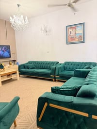 ١٠ مقاعد • ارجل خشب زان • قنفات تتحول سرير