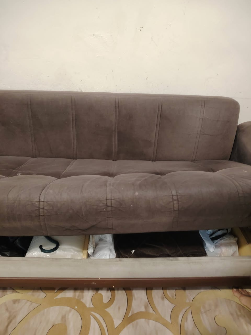 سلام وعليكم تخم قنفات تركي 10 مقاعد بي مخزن همين ويصير جربايه السعر 300 وبي مجال مستعمل الرقم ***********
