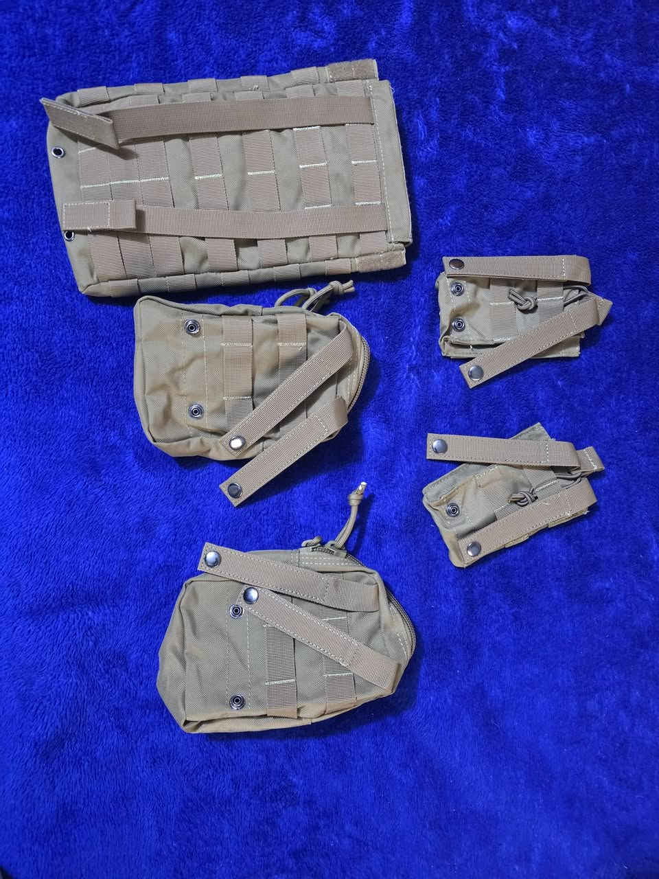 سلام عليكم شباب تجهيزات  للبيع العنوان بغداد للاستفسارالرقم ***********
