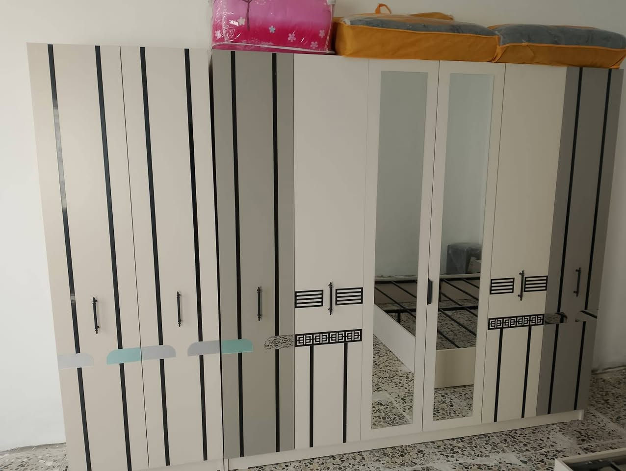 سلام عليكم غرفه تركيه جديده من الكارتونه كبل انصبت ما مستخدمه المكان بغداد ***********
