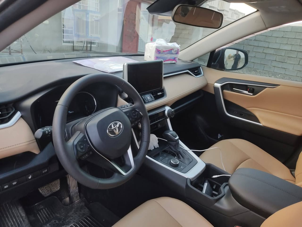 السلام عليكم
للبيع 
راف فور موديل 2024 مواصفات XLE هايبرد بصمه 
 كشانه جلد لون صاجي تبريد قطعتين بدون صبغ 
دخول جديد ماشيه 70 
الرقم مجاني تترقم في جميع المحافظات ما عدا الاقليم 
رقم الشاصي مرفق بالمنشور 
السعر 200 وبيها مجال 
عنوان السياره ناحيه الزاب قريه اصبيح تحتاني 
للاستفسار الاتصال على الرقم التالي 
***********
