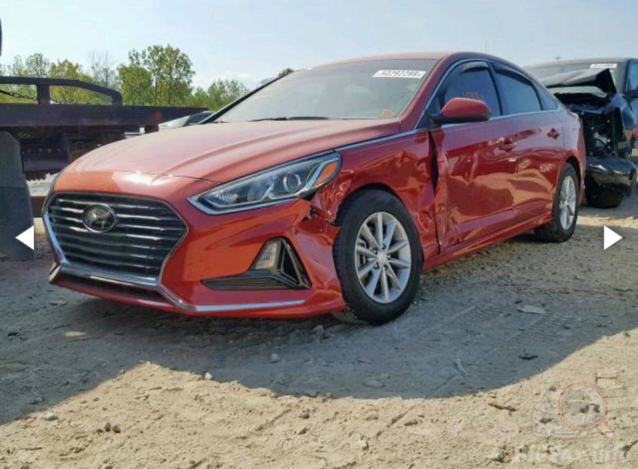 السلام عليكم سوناتا 2018 واردامريكي ماشيه 97 مايل السيارنضيفه وجاهزه صدر جديد تبريد محرك تايرات  جدد تفاصيلها بل سونار حادث امريكا  باب وجاملغ صفحت السايق وهنا انصبغ قبق الصندوك فقط بدون دواخل حادثها بسيط بيع مستعجل وبسعر مناسب 127 ورقه مكانها بغدادالجديدة ***********
