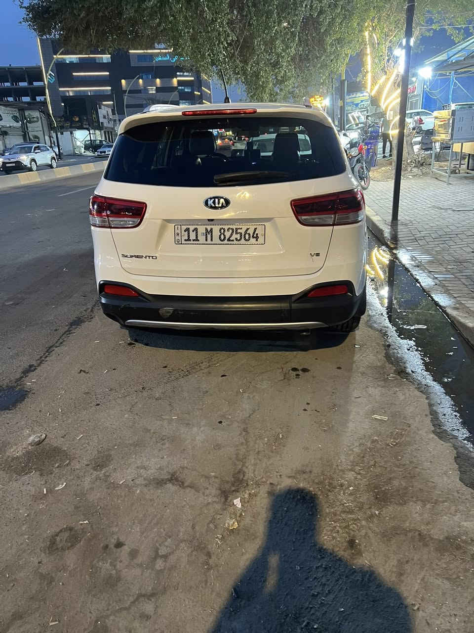 كيا سورنتو 
موديل 2016
محرك 3500  6 سلندر 
خليجي فول موصفات فتحت بصبه  
الضرــ / محرك مفتوح مبدل بس رواجز بيها  رصعه بل باب مبينه بل تصوير شبر  صبغ بل صندوق  وصبغ بل دوسه مال باب بس  لا كص ولا شي بس صبع  تروح السونار   وفحص  تبريد خير من الله السياره خير من الله 
السعر 215 وبيها مجال 
العنوان جسر اديالى الجديد  
رقم الهاتف *********** مكلف بل نشر
