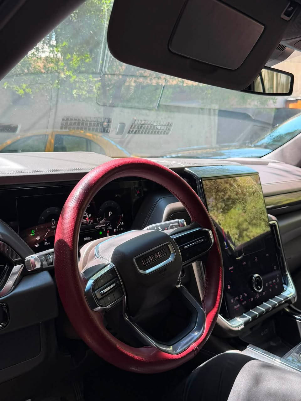 جمسي يوكن الفيشن 2025 

ا GMC Yukon ELEVATION 2025 

(((السياره مغلفه )))

 خليجي وكالة المنصور 

 ماشيه 23 الف كيلومتر  

 موديل 2025

 حجم المحرك 5.3 V8 

 مفتاح التشغيل بصمة  

 تشغيل عن بعد 

 دفع ثنائي RWD

حساسات أمامية 

حساسات خلفية 

لايت زينون + LED 

 دخول بصمة ذكي 

 حجم الاطار R20 

 اشارة في المرايا الجانبية وكهرباء 

 ا ABS 

 دشبول شاشة ديجيتال 

 شاشة Apple Car play 

 سماعات سستم صوت شركه BOSE

 كاميرا دوارة 

لانارة الداخلية LED  

 مثبت السرعة Cruise 

 المودات والاوامر الصوتية 

 ا Bluetooth / T YPCE 

مخرج منفذ الطاقة 

رقم بغداد بأسمي 

السعر. 620ورقه وبيها مجال بسيط 

مكان السياره الكاظمية

واي استفسار ***********
