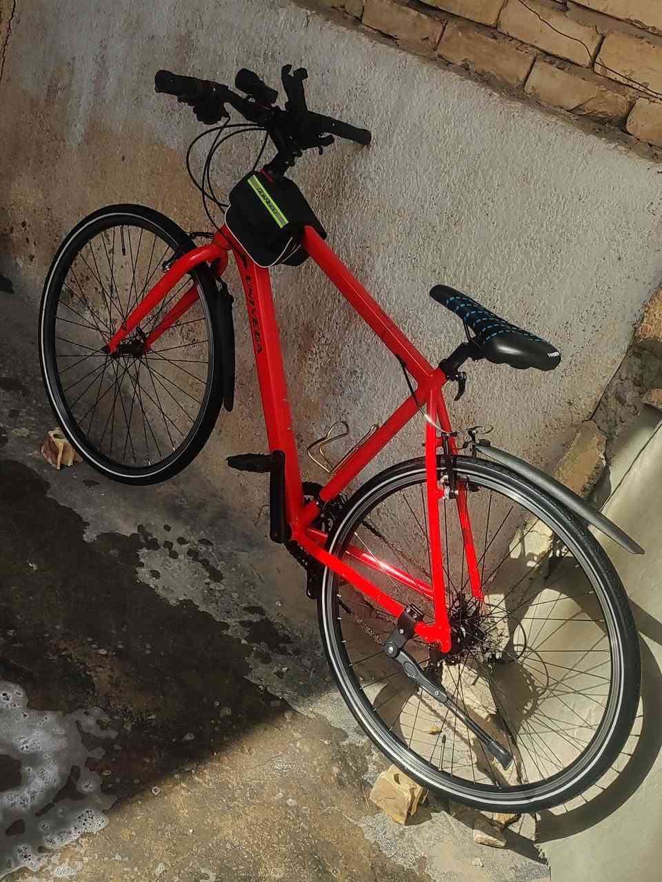 السلام عليكم بايسكل امريكي مختوم UNIVEGA 🇺🇸🇺🇸
اسم الموديل MAXIMA FITNESS1.0
الحالة : جديد غير مستخدم 
الحجم 28 
الفئه : دراجة الطريق (الهجين) c700
المعدن ؛ المنيوم 
نوع الاطارات KENDA
عدد السرعات 2 امامي / 8 خلفي 
نوع السستم microSHIFT 🦾🦾🦾
نوع البريكات PROMAX
وياله 622 طبقتين المنيوم 
للبيع فقط السعر (250) بي مجال بسيط 
'
'
***********
