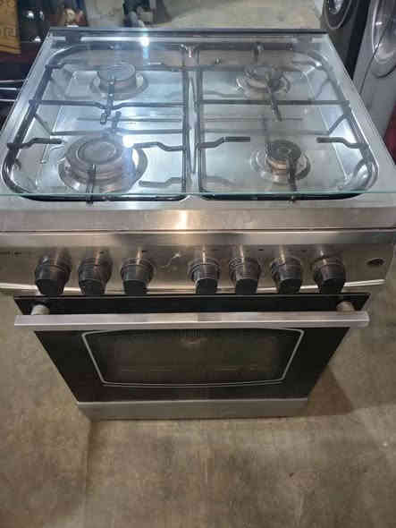 للبيع طباخ اربع عيون 
شرط الشغل والنظافة 
85الف بي مجال بسيط 
***********واتس
***********واتس
