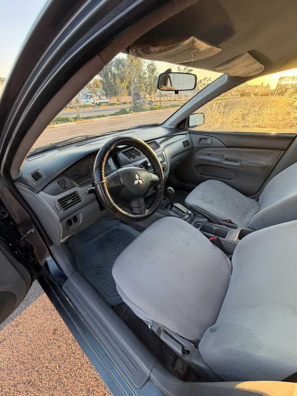 مستربوشي لانسه ر موديل 2010 گير ئوتوماتيك مكينه 13
4قوطعه سبوغ بس جماليه بدون دواخل بدون ارباگ
رقم سنويه جديد 2031 جديد بسمي
شرط تحويل وكاله 
گير محرك تبريد صدر شرط
سياره مال بيت 
مكان قصاء كلار ***********
