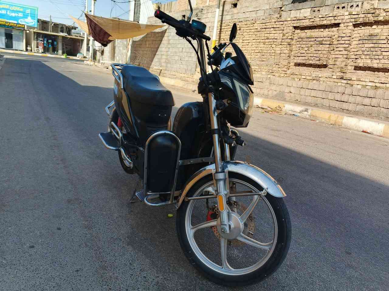 دراجة شحن هارلي موديل 25 للبيع ويرهم مراوس 
6 بطاريات على الفحص 

بصمة 🫆 

قفل سرقة 🔊

تشغيل عن بعد⚡

مثبت سرعة + نظام الرجوع على البك R

كهربائيات كلها شغالة 

السعر 450 الف وبي مجال 

العنوان الفلوجة 

للأستفسار ***********
