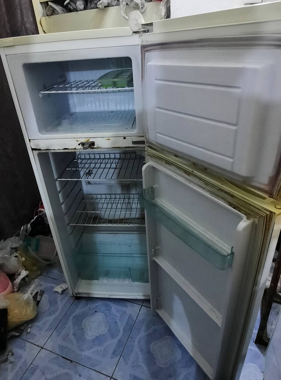 ثلاجه للبيع شغالة  اي عطل  مابيها السعر  100 مكاني بغداد  المنصور


**إذا كنت صاحب هذا الإعلان وتريد حذفه لأي سبب، رجاءا أرسل رسالة إلى الدعم الفني**