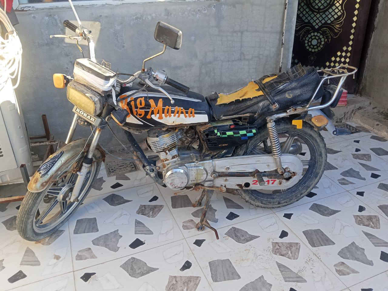 السلام عليكم دراجه روبر موديل 2017 يحتاج كابريتر محرك شرط النضافه تايرات نضيف..السعر 250 وبي مجال.. كركوك ***********
***********
