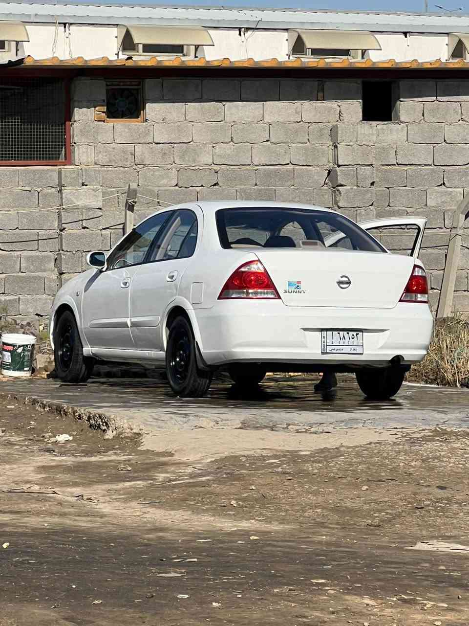 نيسان سني وارد كوري موديل 8 رقم بغداد محرك 1600 محرك  لا تنقيص ولا تبخير تدفئه تبريد تخم تاير حداديه جديده ماشيه 250 دك جرس حقيقي سياره بيه قطعتين صبغ بدون ضرب قويه اثر طخه بسيطه تحويل ثاني يوم مكان السياره واسط السعر 92 وبيه مجال بسيط السونار مرفق بالصور مكان السياره واسط الاتصال بالرقم ***********
