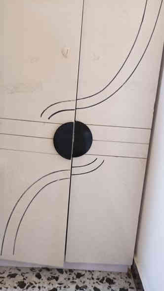 سلام عليكم 
*من رخصة الأدمن 🌟*
عندي *أثاث للبيع*:
- كنتور صاج جديد  
- ميز طعام بلاستيك  
- سخان مستخدم شهر واحد فقط  
- جزامة خشب نظيفة
📞 للاستفسار والاتصال:  
*************
*القطع نظيفة  السعر مناسب 🙏*
