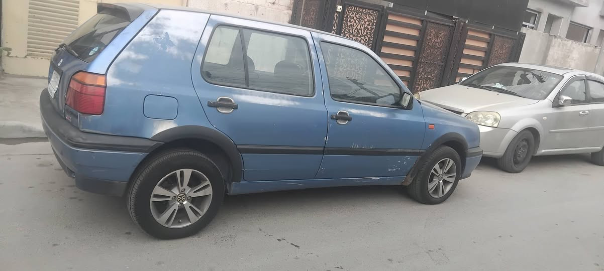 للبيع فقط 
كولف موديل 93 
مكينة 2000قبق أبيض 
كير أوتو 
تبريد مجموعه جديدة 
كهربائيات على وضع الشركه 
السيارة بلاديه قطرة صبغ مابيهة 
دواخل نضيفه وبلاد 
الصدر 75%
السعر قفل ب 40 
صاحب السيارة متوفي واهلة عدهم قسام شرعي يعني شرط التحويل واكاتبك وياهم 
العنوان بغداد حي العامل *********** بغداد, العراق
