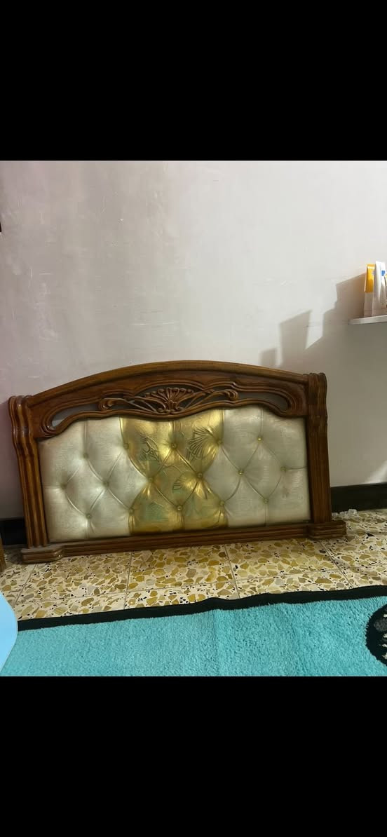 السلام عليكم غراض للبيع كاونتر اخو جديد الامنيوم الاصلي ب400 وبي مجال وجربايه ب50 وبيه مجال نقص بس تاج مالته وميز طعام ضرر بلكراسي ثنين ويتصلحن الميز كلش نضيف 100قفل


**إذا كنت صاحب هذا الإعلان وتريد حذفه لأي سبب، رجاءا أرسل رسالة إلى الدعم الفني**