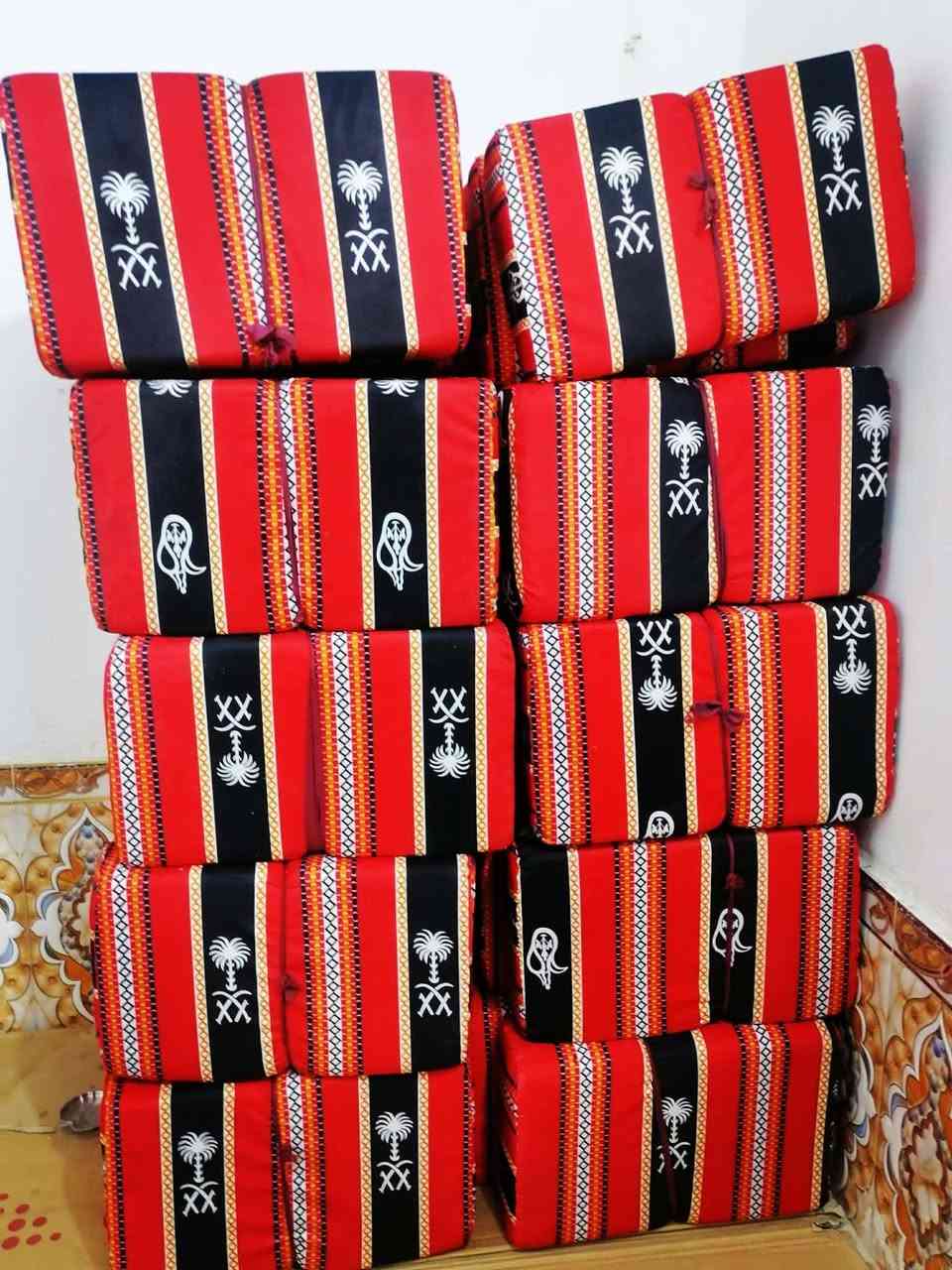 20 مخده للبيع سعر 125 التصال عله رقم ***********
