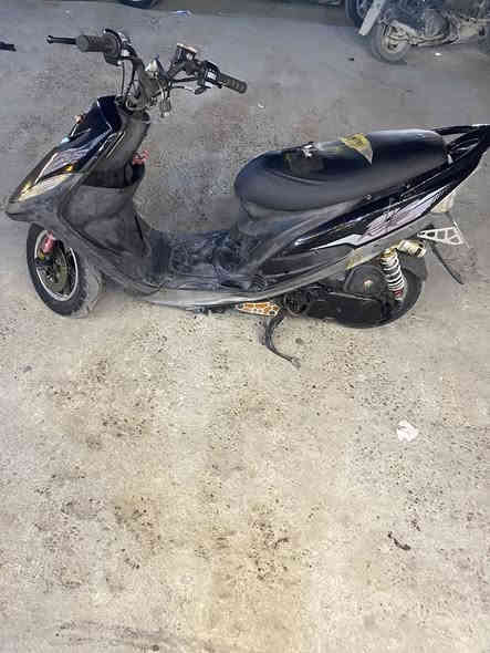 عدلة رمبة ومزودة كلة اصلي ومتروسة براغي رياضية 
التزويد البيهة 
ويل نجمة اصلي 
صدر كرزي اصلي 
فج برمبو
تطوالة وفانجة كلة اصلي 
متروسة براغي ريضية كلهة براغي رياضي 
كلج امامي رياضي بس المروحة بلاد 
كلج خلفي رياضي بس الطاسة بلاد 
طرة مال براغي 
قطرة اكسل 
فراك ان سي واي 
تعلاكة كرزية 
صالنصة صجمية اصلية 
والبلادية هم اطيهة 
كتف كوسو دبل اشارة 
لايت زنون 
بكلاين شفاف 
قاعدة رقم اصلية 
شيال ار جي اس 
الدراجة رمبة يعني الكابريتر مالهة ممفتوح 
مكاني بغداد البياع سعرهة 1300 وبيهة مجال كلش قليل 
***********
