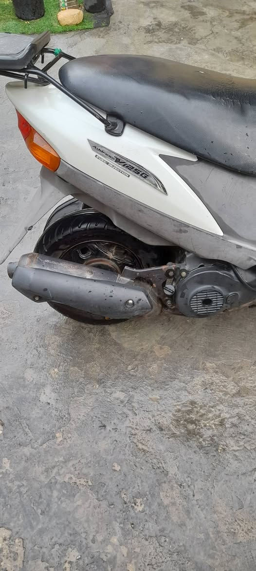 سلام عليكم ادرس قديم للبيع دراجه طافيه ابيع كوم حديد سعر 200قفل مو شراي لا تعبني مكاني كوت ***********
