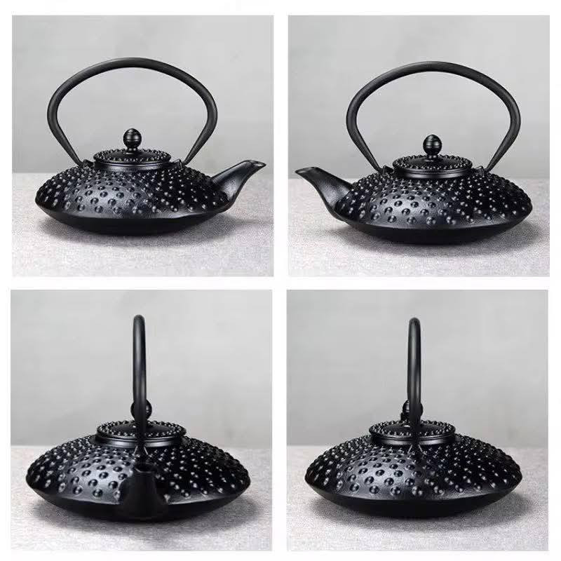 غلايات الشاي والقهوة     سعر 30 الف 
المواصفات والمميزات:

المادة: حديد زهر متين مع جزء داخلي مطلي بالمينا (Enamel) لحماية الإبريق من الصدأ ولضمان نقاء طعم الشاي.

الاحتفاظ بالحرارة: يتميز الحديد الزهر بقدرة عالية على توزيع الحرارة بالتساوي والاحتفاظ بها لفترة طويلة، مما يبقي الشاي دافئاً.

التصميم: يتميز بشكل منخفض وعريض مع مقبض منحني، مما يسهل عملية الحمل والصب.


**إذا كنت صاحب هذا الإعلان وتريد حذفه لأي سبب، رجاءا أرسل رسالة إلى الدعم الفني**