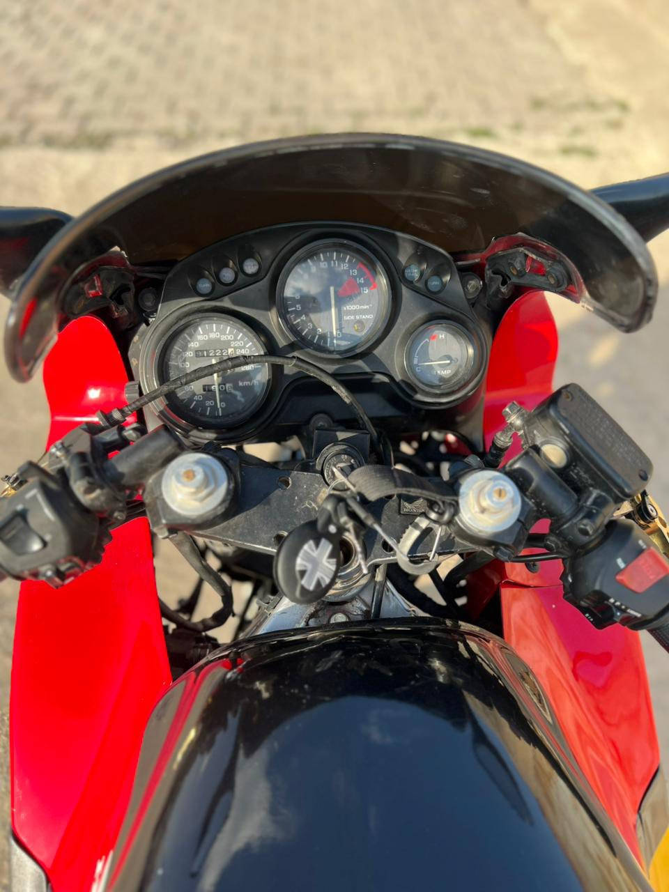 سلام عليكم ايف 2 للبيع دارجه مكفول بدون عيب مكينه كير كهربائي كاله شغاله
اوراق دارجه موجود مكاني كركوك شراي يجي يفحص 
رقم هاتف 📞 ***********
