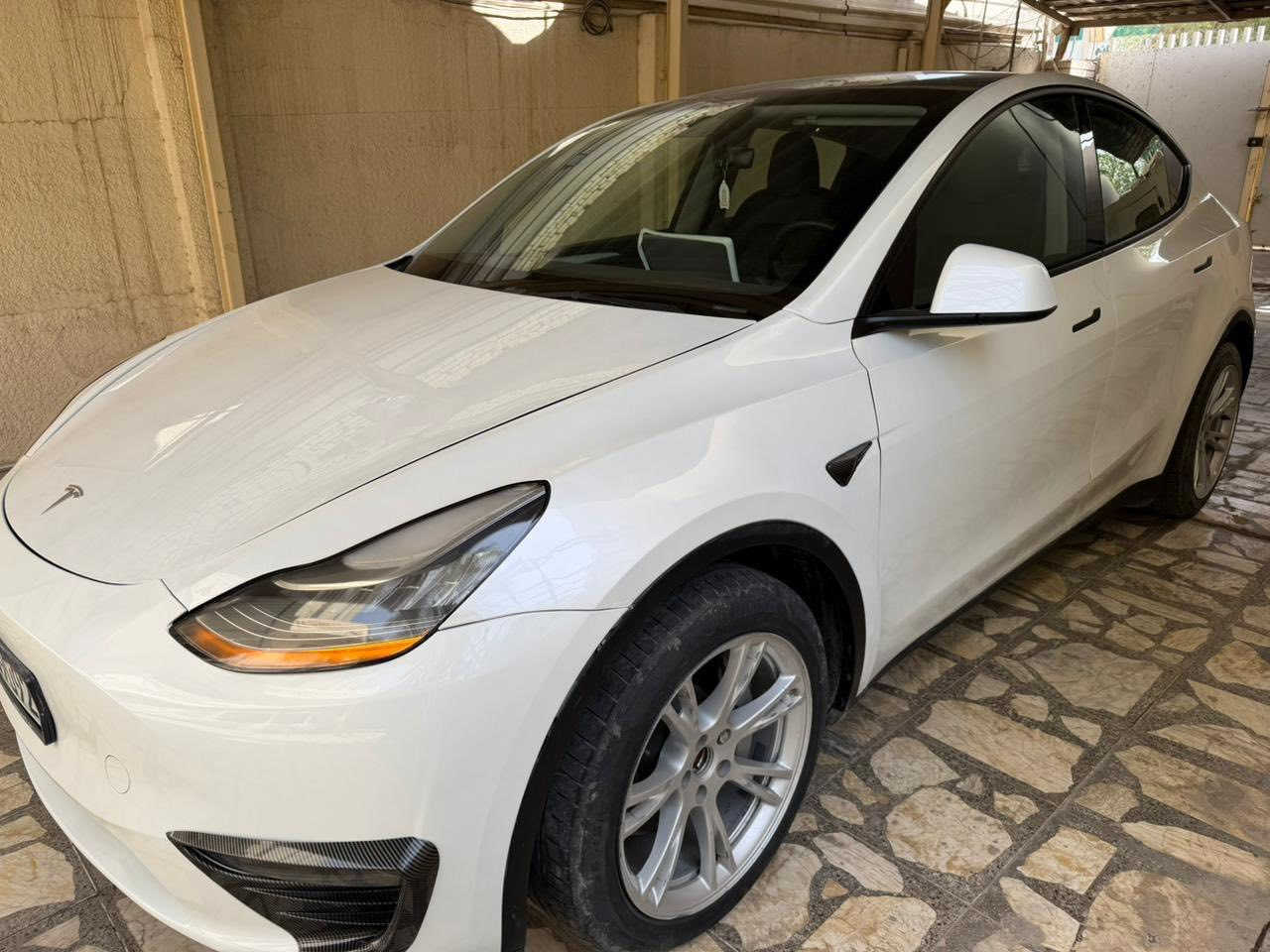 للبيع تسلا مودل y دبل ماطور موديل 2023رقم بغداد بأسمي. السيارة اون لاين اخر تحديث بطارية98‎%‎ راديتر اصلي وكالة  ايرباك شغال وراجع سستم فول مواصفات ومواصفاتها معروفه ميحتاج اذكرها  حادث امريكا جاملغ خلفي فقط وبيها حادث بالعراق بسيط جاملغ امامي السيارة ماشية 65الف كيلو وليس ميل للاستفسار وتساب *********** مكاني النجف
