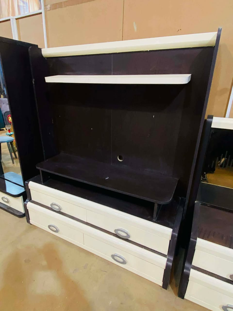 غرفة نوم تركي مستعمل
تتكون من 👈 10👈 قطع🥰

نضافة 80/%💯

بيها معرض بلازما 

السعر 800 👈ألف فقط

مع نقل وشد داخل بغداد مجاني


**إذا كنت صاحب هذا الإعلان وتريد حذفه لأي سبب، رجاءا أرسل رسالة إلى الدعم الفني**